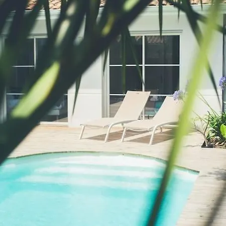 Proche Du Bassin -piscine *