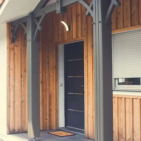 Proche Du Bassin -piscine