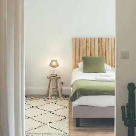 Proche Du Bassin -piscine فيلة *