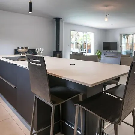 Proche Du Bassin -piscine فيلة *