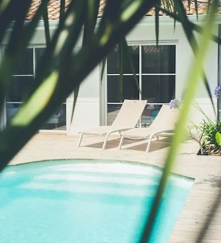Proche Du Bassin -piscine *
