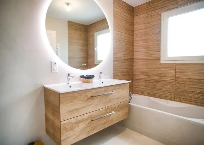 Proche Du Bassin -piscine