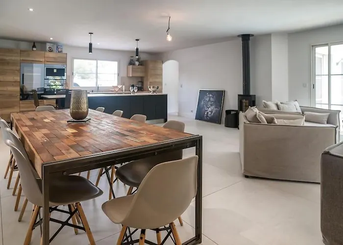 Proche Du Bassin -piscine * Gujan-Mestras