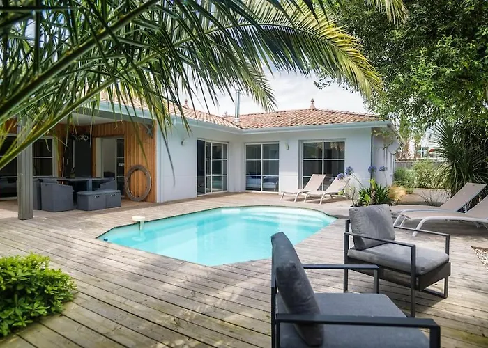 Proche Du Bassin -piscine